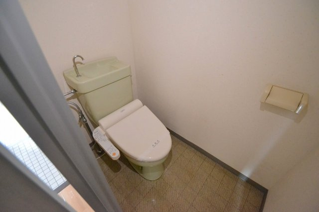 広島市中区大手町３丁目の賃貸マンションのトイレ