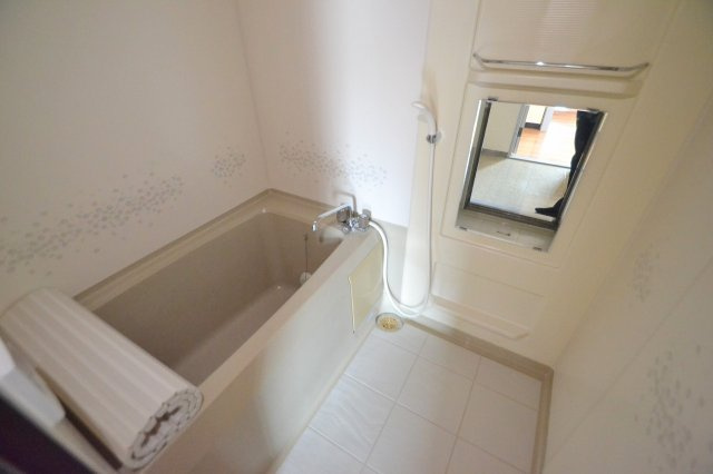 広島市中区大手町３丁目の賃貸マンションの浴室