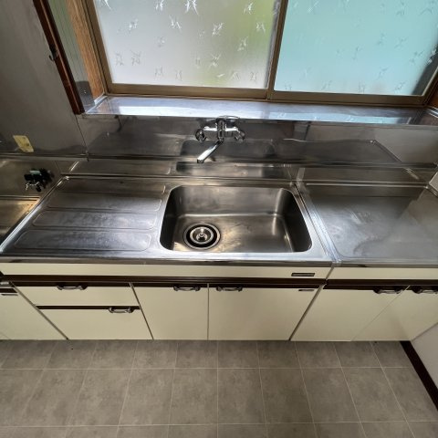 室蘭市港北町5丁目120-32戸建のキッチン