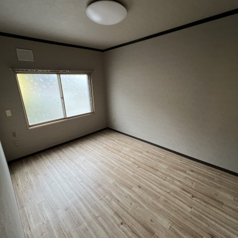 室蘭市港北町5丁目120-32戸建の居間・リビング