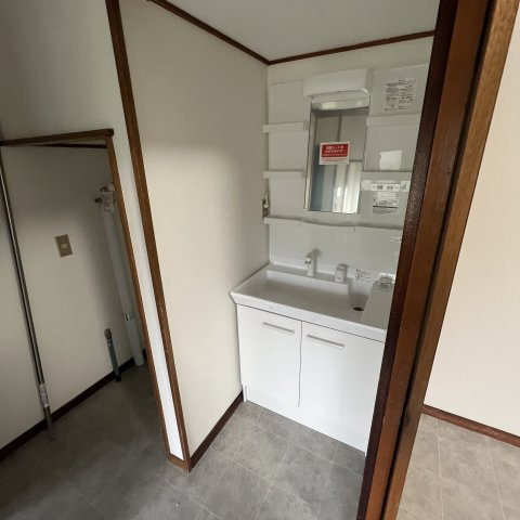 室蘭市港北町5丁目120-32戸建の洗面所