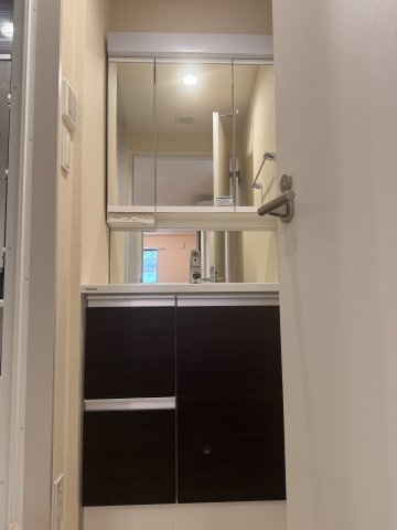 【キッチン】 | ＭＡＩＳＯＮ　ＴＨＥＯＢＲＯＭＡ | 収納の付いた独立洗面台　使いやすい！