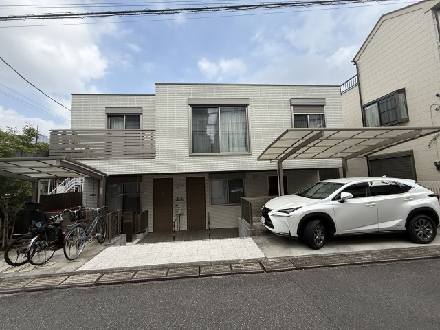 【外観】 | ＭＡＩＳＯＮ　ＴＨＥＯＢＲＯＭＡ | 閑静な住宅街にゆったりと立地しているヘーベルメゾン