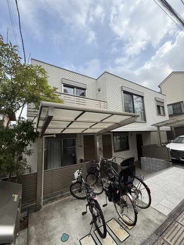 【その他共用部分】 | ＭＡＩＳＯＮ　ＴＨＥＯＢＲＯＭＡ | 屋根付きの駐輪場