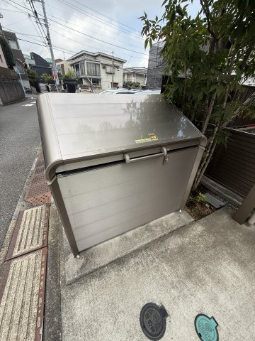 【設備】 | ＭＡＩＳＯＮ　ＴＨＥＯＢＲＯＭＡ | 敷地内ゴミストッカー