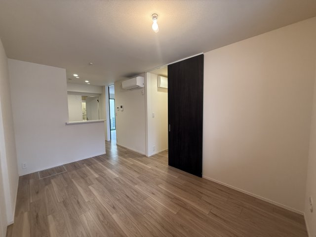 【居間・リビング】 | ＭＡＩＳＯＮ　ＴＨＥＯＢＲＯＭＡ | 10.5帖のゆったりLDK