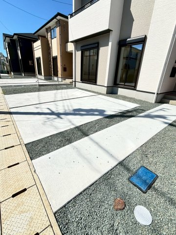 よかタウン／中央区国府２丁目１期／３号棟の駐車場