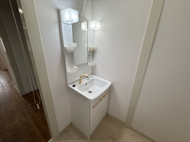 JS豊中の独立洗面台