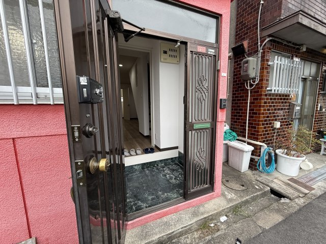 ＪＳ豊中Ｆ棟 の玄関