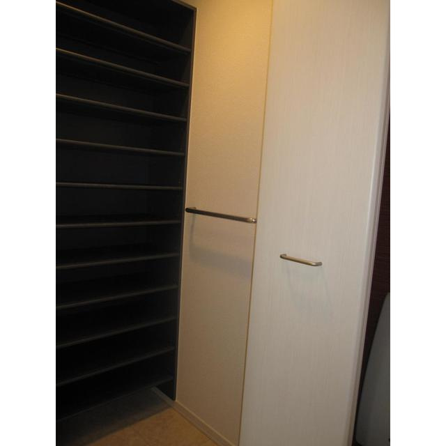 舞岡ハイムの玄関