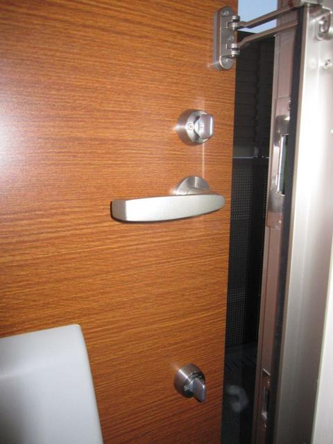 舞岡ハイムの玄関