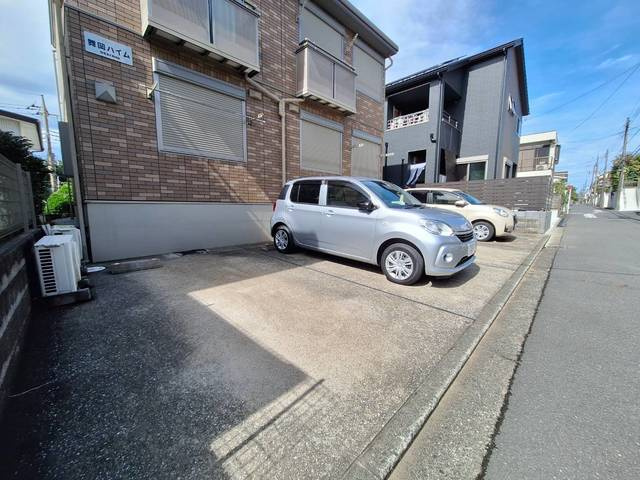 舞岡ハイムの駐車場