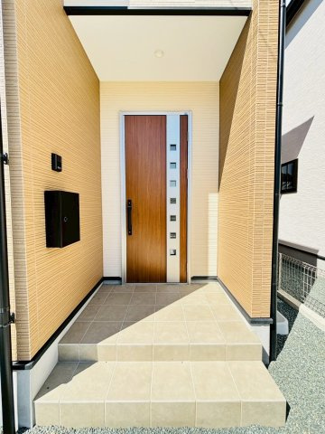 よかタウン／中央区国府２丁目１期／４号棟のエントランス