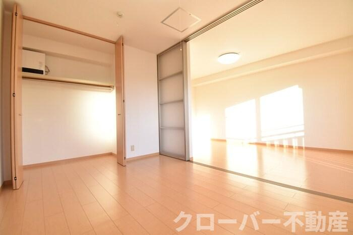 コンフォート ｳｴｽﾄの洋室|洋室６帖～ＬＤＫ１１．８帖