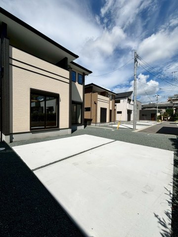 よかタウン／中央区国府２丁目１期／５号棟の駐車場