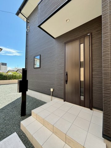 よかタウン／中央区国府２丁目１期／５号棟のエントランス