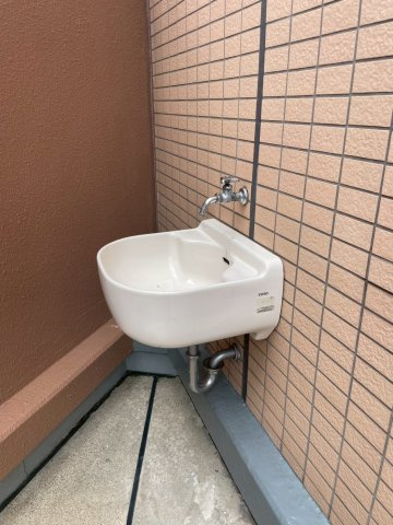 広々ルーフバルコニー付角住戸◆床暖房あり◆地下鉄東西線「椥辻」駅徒歩３分◆イーグルコート椥辻十条のバルコニー|その他設備