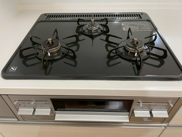 広々ルーフバルコニー付角住戸◆床暖房あり◆地下鉄東西線「椥辻」駅徒歩３分◆イーグルコート椥辻十条のキッチン|コンロ