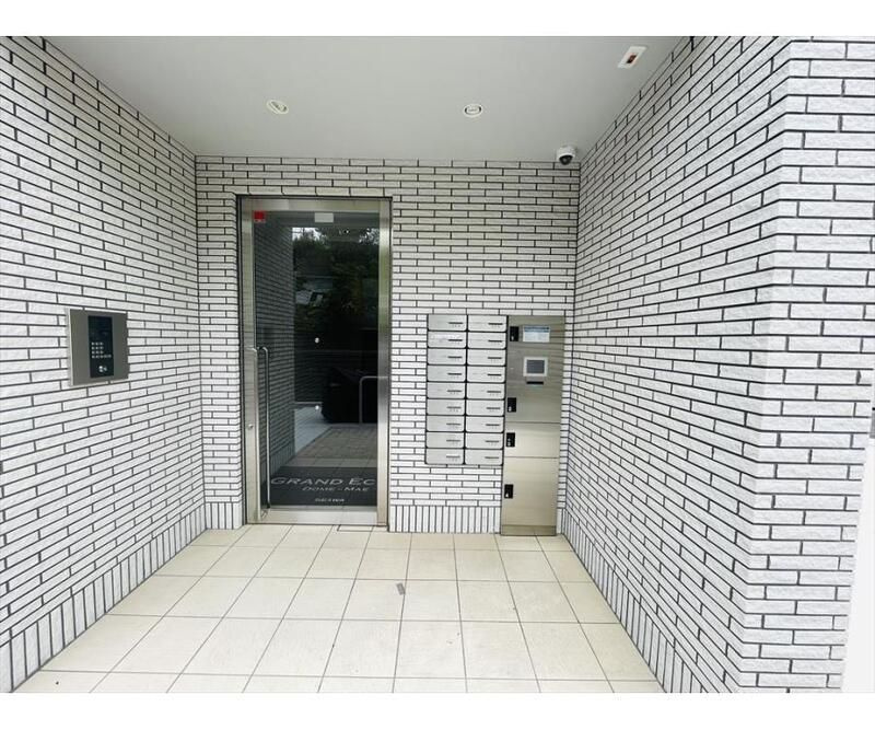 グランエクラドーム前のエントランス