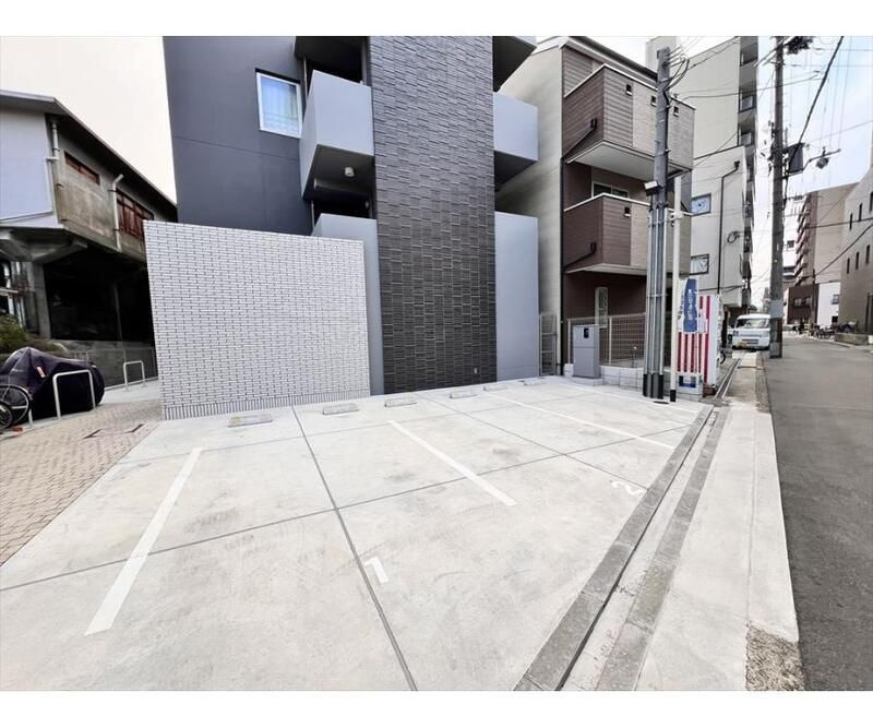 グランエクラドーム前の駐車場