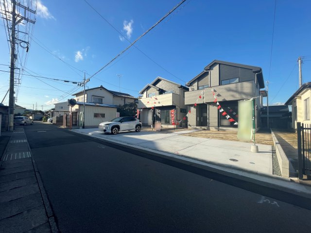新築戸建・建売　福島市泉　清水小・清水中　ZEH水準住宅の前面道路含む現地写真