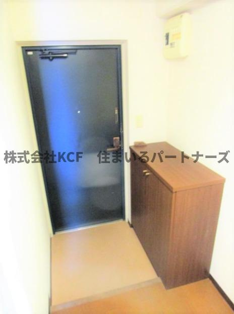 レジデンス高松の玄関|収納もある玄関です