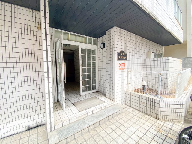 平野スクウェアのエントランス