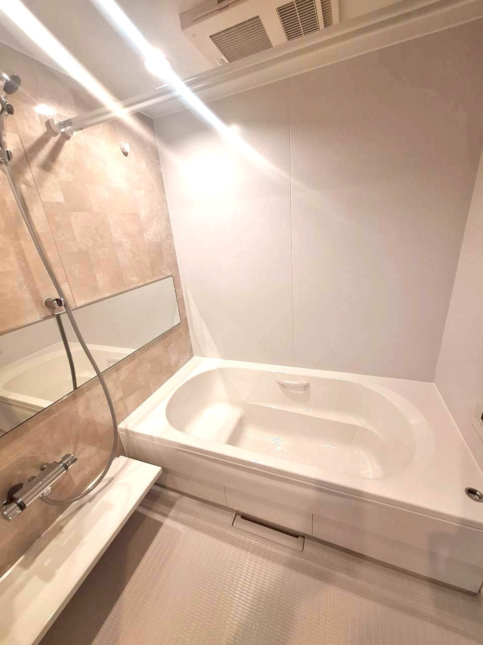 牟礼アパートメントの浴室