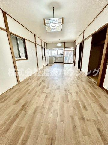 若江北町3丁目テラスハウスの居間・リビング