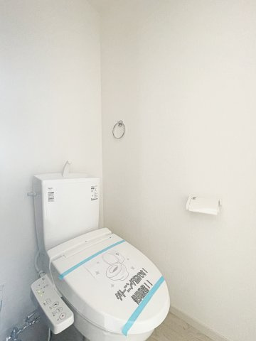 新築戸建・新築建売　福島市泉　清水小・清水中　ZEH水準住宅のトイレ|ホワイト基調のトイレは清潔感が感じられますね！