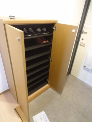 【玄関】 | グランドゥル・フレア | 玄関内　※反転タイプ