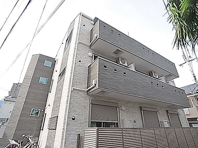 アクロス神戸灘アパートメントの外観