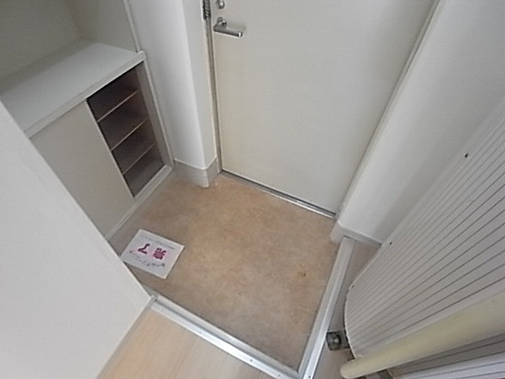 シティライフ灘43の玄関