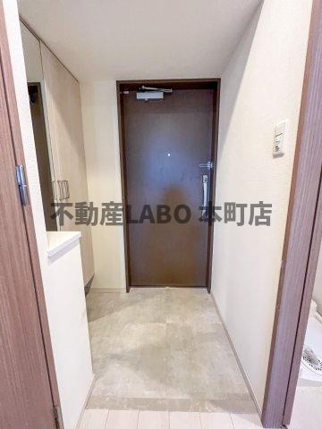 スプランディッド難波キャトルの玄関