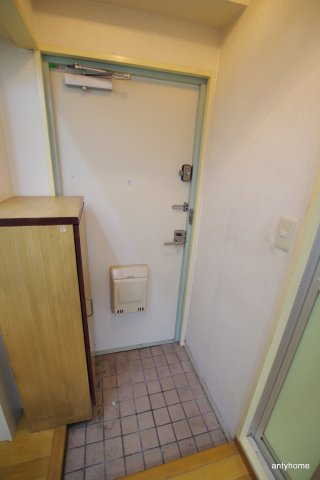 メゾン扇町　仲介手数料無料の玄関