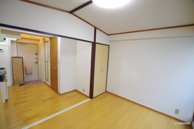 メゾン扇町　仲介手数料無料の洋室