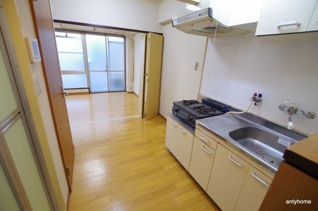 メゾン扇町　仲介手数料無料の居間・リビング