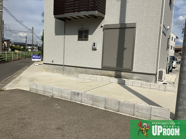 古知野町杉山貸家　B棟の駐車場