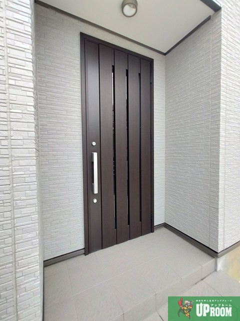 古知野町杉山貸家　B棟の玄関