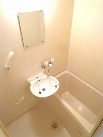 レオパレスコニファーⅡの浴室