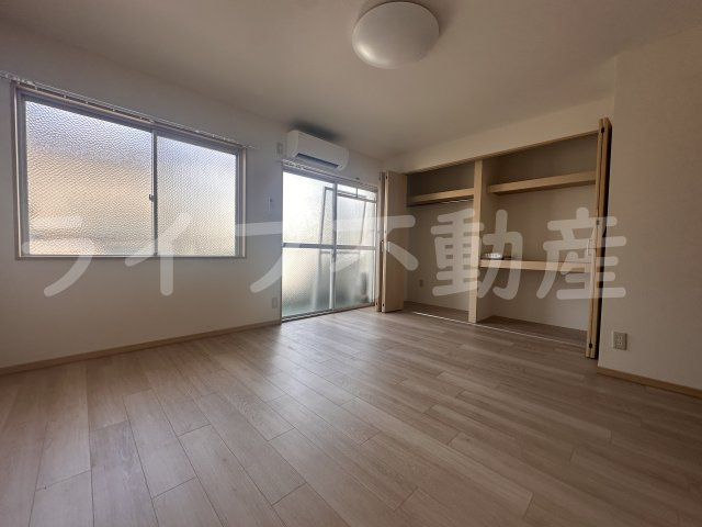 シャトー西村の居間・リビング