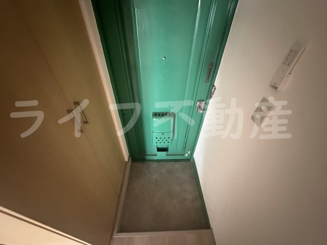 シャトー西村の玄関