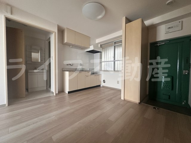 シャトー西村の居間・リビング