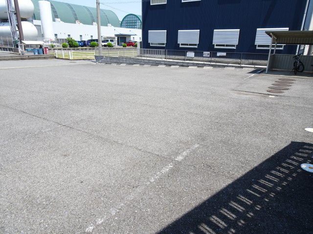 FRIENDRY SQUAREの駐車場