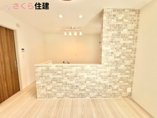 Heartful-Town 　東武西川田駅1期　３号棟のキッチン|家族の会話が弾み、お料理の間も子どもに目配りが出来る対面式カウンターキッチン♪
