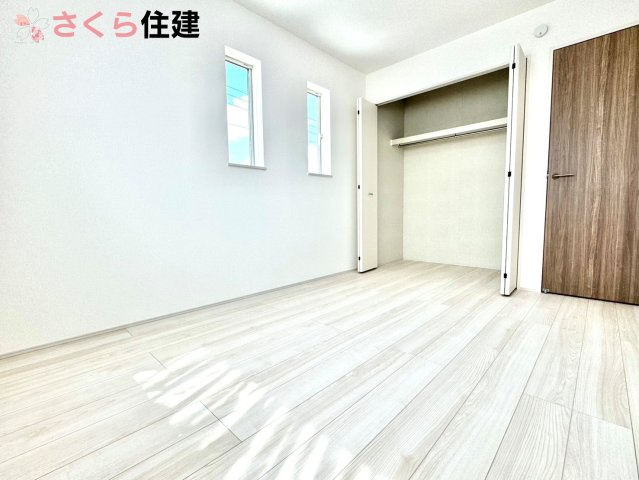 Heartful-Town 　東武西川田駅1期　３号棟の洋室|広々とした洋室です♪お子様の成長に伴って増えていく荷物にも対応できます！
