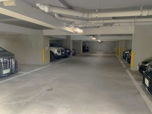 プレシス南砂町DOUXの駐車場