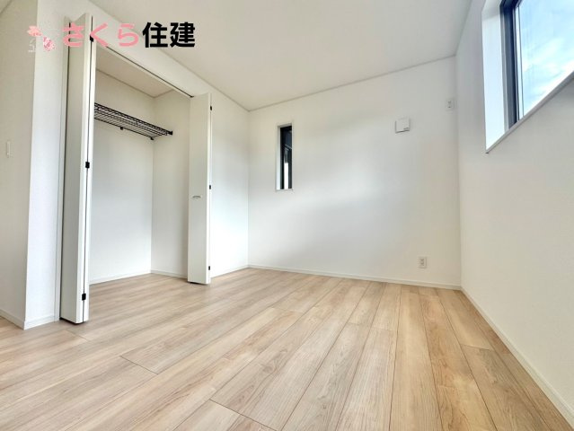 クレイドルガーデン　　宇都宮市雀の宮第１０　１号棟の洋室|広々とした洋室です♪お子様の成長に伴って増えていく荷物にも対応できます！
