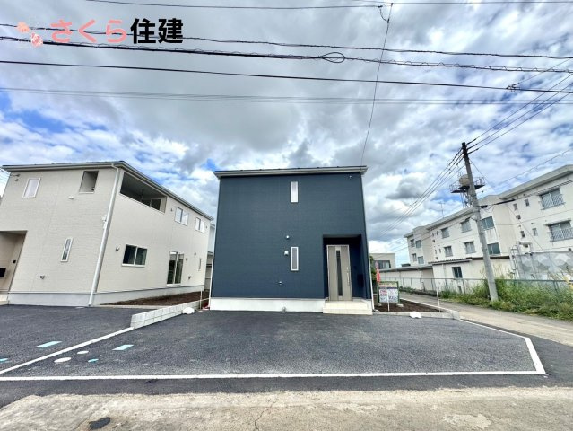 クレイドルガーデン　　宇都宮市雀の宮第１０　１号棟の駐車場|カースペース２～３台可能です。