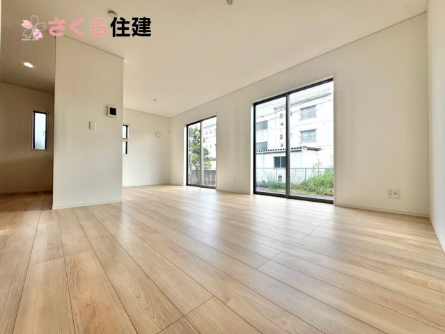 クレイドルガーデン　　宇都宮市雀の宮第１０　１号棟の居間・リビング|広々16帖LDLは南向きで日当たり良好。ゆったりとした時間の流れる開放的なくつろぎの空間
